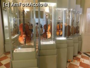 [P49] Gallerie dell'Accademia, aripa instrumentelor muzicale » foto by irinad
 - 
<span class="allrVoted glyphicon glyphicon-heart hidden" id="av1257645"></span>
<a class="m-l-10 hidden" id="sv1257645" onclick="voting_Foto_DelVot(,1257645,1230)" role="button">șterge vot <span class="glyphicon glyphicon-remove"></span></a>
<a id="v91257645" class=" c-red"  onclick="voting_Foto_SetVot(1257645)" role="button"><span class="glyphicon glyphicon-heart-empty"></span> <b>LIKE</b> = Votează poza</a> <img class="hidden"  id="f1257645W9" src="/imagini/loader.gif" border="0" /><span class="AjErrMes hidden" id="e1257645ErM"></span>
