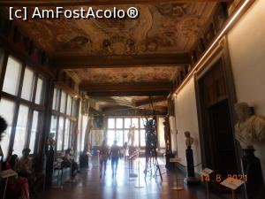 [P53] Galeriile degli Uffizi, interior » foto by irinad
 - 
<span class="allrVoted glyphicon glyphicon-heart hidden" id="av1257649"></span>
<a class="m-l-10 hidden" id="sv1257649" onclick="voting_Foto_DelVot(,1257649,1230)" role="button">șterge vot <span class="glyphicon glyphicon-remove"></span></a>
<a id="v91257649" class=" c-red"  onclick="voting_Foto_SetVot(1257649)" role="button"><span class="glyphicon glyphicon-heart-empty"></span> <b>LIKE</b> = Votează poza</a> <img class="hidden"  id="f1257649W9" src="/imagini/loader.gif" border="0" /><span class="AjErrMes hidden" id="e1257649ErM"></span>