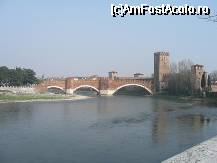 [P03] Pod peste Adige la Verona » foto by mcosmin
 - 
<span class="allrVoted glyphicon glyphicon-heart hidden" id="av28389"></span>
<a class="m-l-10 hidden" id="sv28389" onclick="voting_Foto_DelVot(,28389,1233)" role="button">șterge vot <span class="glyphicon glyphicon-remove"></span></a>
<a id="v928389" class=" c-red"  onclick="voting_Foto_SetVot(28389)" role="button"><span class="glyphicon glyphicon-heart-empty"></span> <b>LIKE</b> = Votează poza</a> <img class="hidden"  id="f28389W9" src="/imagini/loader.gif" border="0" /><span class="AjErrMes hidden" id="e28389ErM"></span>
