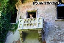 [P09] Scena balconului » foto by mcosmin
 - 
<span class="allrVoted glyphicon glyphicon-heart hidden" id="av28402"></span>
<a class="m-l-10 hidden" id="sv28402" onclick="voting_Foto_DelVot(,28402,1233)" role="button">șterge vot <span class="glyphicon glyphicon-remove"></span></a>
<a id="v928402" class=" c-red"  onclick="voting_Foto_SetVot(28402)" role="button"><span class="glyphicon glyphicon-heart-empty"></span> <b>LIKE</b> = Votează poza</a> <img class="hidden"  id="f28402W9" src="/imagini/loader.gif" border="0" /><span class="AjErrMes hidden" id="e28402ErM"></span>