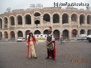 [P03] Italia - Verona, Amfiteatrul Roman din Piazza Bra si doi animatori » foto by Diaura*
 - 
<span class="allrVoted glyphicon glyphicon-heart hidden" id="av371298"></span>
<a class="m-l-10 hidden" id="sv371298" onclick="voting_Foto_DelVot(,371298,1233)" role="button">șterge vot <span class="glyphicon glyphicon-remove"></span></a>
<a id="v9371298" class=" c-red"  onclick="voting_Foto_SetVot(371298)" role="button"><span class="glyphicon glyphicon-heart-empty"></span> <b>LIKE</b> = Votează poza</a> <img class="hidden"  id="f371298W9" src="/imagini/loader.gif" border="0" /><span class="AjErrMes hidden" id="e371298ErM"></span>