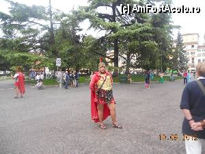 [P04] Italia - Verona, parcul din Piazza Bra si un animator » foto by Diaura*
 - 
<span class="allrVoted glyphicon glyphicon-heart hidden" id="av371299"></span>
<a class="m-l-10 hidden" id="sv371299" onclick="voting_Foto_DelVot(,371299,1233)" role="button">șterge vot <span class="glyphicon glyphicon-remove"></span></a>
<a id="v9371299" class=" c-red"  onclick="voting_Foto_SetVot(371299)" role="button"><span class="glyphicon glyphicon-heart-empty"></span> <b>LIKE</b> = Votează poza</a> <img class="hidden"  id="f371299W9" src="/imagini/loader.gif" border="0" /><span class="AjErrMes hidden" id="e371299ErM"></span>