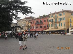 [P06] Italia - Verona, palate in Piazza Bra » foto by Diaura*
 - 
<span class="allrVoted glyphicon glyphicon-heart hidden" id="av371301"></span>
<a class="m-l-10 hidden" id="sv371301" onclick="voting_Foto_DelVot(,371301,1233)" role="button">șterge vot <span class="glyphicon glyphicon-remove"></span></a>
<a id="v9371301" class=" c-red"  onclick="voting_Foto_SetVot(371301)" role="button"><span class="glyphicon glyphicon-heart-empty"></span> <b>LIKE</b> = Votează poza</a> <img class="hidden"  id="f371301W9" src="/imagini/loader.gif" border="0" /><span class="AjErrMes hidden" id="e371301ErM"></span>