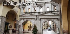 [P27] Porta Borsari » foto by Rofri
 - 
<span class="allrVoted glyphicon glyphicon-heart hidden" id="av1091011"></span>
<a class="m-l-10 hidden" id="sv1091011" onclick="voting_Foto_DelVot(,1091011,1233)" role="button">șterge vot <span class="glyphicon glyphicon-remove"></span></a>
<a id="v91091011" class=" c-red"  onclick="voting_Foto_SetVot(1091011)" role="button"><span class="glyphicon glyphicon-heart-empty"></span> <b>LIKE</b> = Votează poza</a> <img class="hidden"  id="f1091011W9" src="/imagini/loader.gif" border="0" /><span class="AjErrMes hidden" id="e1091011ErM"></span>