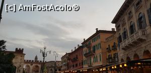 [P42] Piazza Bra, seara » foto by Rofri
 - 
<span class="allrVoted glyphicon glyphicon-heart hidden" id="av1091026"></span>
<a class="m-l-10 hidden" id="sv1091026" onclick="voting_Foto_DelVot(,1091026,1233)" role="button">șterge vot <span class="glyphicon glyphicon-remove"></span></a>
<a id="v91091026" class=" c-red"  onclick="voting_Foto_SetVot(1091026)" role="button"><span class="glyphicon glyphicon-heart-empty"></span> <b>LIKE</b> = Votează poza</a> <img class="hidden"  id="f1091026W9" src="/imagini/loader.gif" border="0" /><span class="AjErrMes hidden" id="e1091026ErM"></span>