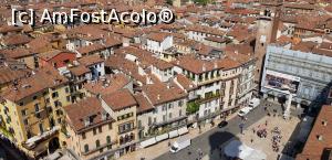 [P08] Piazza Erbe văzută din Torre Lamberti » foto by Rofri
 - 
<span class="allrVoted glyphicon glyphicon-heart hidden" id="av1090980"></span>
<a class="m-l-10 hidden" id="sv1090980" onclick="voting_Foto_DelVot(,1090980,1233)" role="button">șterge vot <span class="glyphicon glyphicon-remove"></span></a>
<a id="v91090980" class=" c-red"  onclick="voting_Foto_SetVot(1090980)" role="button"><span class="glyphicon glyphicon-heart-empty"></span> <b>LIKE</b> = Votează poza</a> <img class="hidden"  id="f1090980W9" src="/imagini/loader.gif" border="0" /><span class="AjErrMes hidden" id="e1090980ErM"></span>