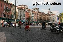 [P01] Verona, piata din jurul Arenei » foto by santana*
 - 
<span class="allrVoted glyphicon glyphicon-heart hidden" id="av155994"></span>
<a class="m-l-10 hidden" id="sv155994" onclick="voting_Foto_DelVot(,155994,1233)" role="button">șterge vot <span class="glyphicon glyphicon-remove"></span></a>
<a id="v9155994" class=" c-red"  onclick="voting_Foto_SetVot(155994)" role="button"><span class="glyphicon glyphicon-heart-empty"></span> <b>LIKE</b> = Votează poza</a> <img class="hidden"  id="f155994W9" src="/imagini/loader.gif" border="0" /><span class="AjErrMes hidden" id="e155994ErM"></span>