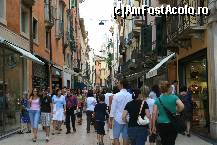 [P03] Via Mazzini, cea mai aglomerata strada din Verona » foto by santana*
 - 
<span class="allrVoted glyphicon glyphicon-heart hidden" id="av155996"></span>
<a class="m-l-10 hidden" id="sv155996" onclick="voting_Foto_DelVot(,155996,1233)" role="button">șterge vot <span class="glyphicon glyphicon-remove"></span></a>
<a id="v9155996" class=" c-red"  onclick="voting_Foto_SetVot(155996)" role="button"><span class="glyphicon glyphicon-heart-empty"></span> <b>LIKE</b> = Votează poza</a> <img class="hidden"  id="f155996W9" src="/imagini/loader.gif" border="0" /><span class="AjErrMes hidden" id="e155996ErM"></span>