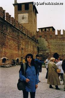 [P14] Castel Vecchio construit din caramida rosie la fel ca si Ponte Scaligero . » foto by must-see*
 - 
<span class="allrVoted glyphicon glyphicon-heart hidden" id="av56495"></span>
<a class="m-l-10 hidden" id="sv56495" onclick="voting_Foto_DelVot(,56495,1233)" role="button">șterge vot <span class="glyphicon glyphicon-remove"></span></a>
<a id="v956495" class=" c-red"  onclick="voting_Foto_SetVot(56495)" role="button"><span class="glyphicon glyphicon-heart-empty"></span> <b>LIKE</b> = Votează poza</a> <img class="hidden"  id="f56495W9" src="/imagini/loader.gif" border="0" /><span class="AjErrMes hidden" id="e56495ErM"></span>