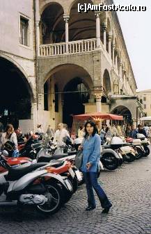 [P05] Italienii mari amatori de scutere . » foto by must-see*
 - 
<span class="allrVoted glyphicon glyphicon-heart hidden" id="av56486"></span>
<a class="m-l-10 hidden" id="sv56486" onclick="voting_Foto_DelVot(,56486,1233)" role="button">șterge vot <span class="glyphicon glyphicon-remove"></span></a>
<a id="v956486" class=" c-red"  onclick="voting_Foto_SetVot(56486)" role="button"><span class="glyphicon glyphicon-heart-empty"></span> <b>LIKE</b> = Votează poza</a> <img class="hidden"  id="f56486W9" src="/imagini/loader.gif" border="0" /><span class="AjErrMes hidden" id="e56486ErM"></span>