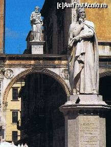 [P07] Statuia lui Dante. » foto by must-see*
 - 
<span class="allrVoted glyphicon glyphicon-heart hidden" id="av56488"></span>
<a class="m-l-10 hidden" id="sv56488" onclick="voting_Foto_DelVot(,56488,1233)" role="button">șterge vot <span class="glyphicon glyphicon-remove"></span></a>
<a id="v956488" class=" c-red"  onclick="voting_Foto_SetVot(56488)" role="button"><span class="glyphicon glyphicon-heart-empty"></span> <b>LIKE</b> = Votează poza</a> <img class="hidden"  id="f56488W9" src="/imagini/loader.gif" border="0" /><span class="AjErrMes hidden" id="e56488ErM"></span>