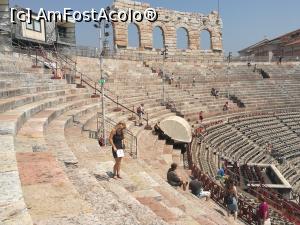[P03] Arena din Verona interior » foto by GCC
 - 
<span class="allrVoted glyphicon glyphicon-heart hidden" id="av887174"></span>
<a class="m-l-10 hidden" id="sv887174" onclick="voting_Foto_DelVot(,887174,1233)" role="button">șterge vot <span class="glyphicon glyphicon-remove"></span></a>
<a id="v9887174" class=" c-red"  onclick="voting_Foto_SetVot(887174)" role="button"><span class="glyphicon glyphicon-heart-empty"></span> <b>LIKE</b> = Votează poza</a> <img class="hidden"  id="f887174W9" src="/imagini/loader.gif" border="0" /><span class="AjErrMes hidden" id="e887174ErM"></span>