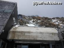 [P23] Zermatt - Scarile de acces pe platforma de la Klein Matterhorn.  » foto by iulianic
 - 
<span class="allrVoted glyphicon glyphicon-heart hidden" id="av372523"></span>
<a class="m-l-10 hidden" id="sv372523" onclick="voting_Foto_DelVot(,372523,1236)" role="button">șterge vot <span class="glyphicon glyphicon-remove"></span></a>
<a id="v9372523" class=" c-red"  onclick="voting_Foto_SetVot(372523)" role="button"><span class="glyphicon glyphicon-heart-empty"></span> <b>LIKE</b> = Votează poza</a> <img class="hidden"  id="f372523W9" src="/imagini/loader.gif" border="0" /><span class="AjErrMes hidden" id="e372523ErM"></span>