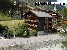 [P29] Zermatt - Hoteluri si turla bisericii.  » foto by iulianic
 - 
<span class="allrVoted glyphicon glyphicon-heart hidden" id="av372539"></span>
<a class="m-l-10 hidden" id="sv372539" onclick="voting_Foto_DelVot(,372539,1236)" role="button">șterge vot <span class="glyphicon glyphicon-remove"></span></a>
<a id="v9372539" class=" c-red"  onclick="voting_Foto_SetVot(372539)" role="button"><span class="glyphicon glyphicon-heart-empty"></span> <b>LIKE</b> = Votează poza</a> <img class="hidden"  id="f372539W9" src="/imagini/loader.gif" border="0" /><span class="AjErrMes hidden" id="e372539ErM"></span>