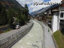 [P34] Zermatt - Raul care traverseaza central orasul.  » foto by iulianic
 - 
<span class="allrVoted glyphicon glyphicon-heart hidden" id="av372547"></span>
<a class="m-l-10 hidden" id="sv372547" onclick="voting_Foto_DelVot(,372547,1236)" role="button">șterge vot <span class="glyphicon glyphicon-remove"></span></a>
<a id="v9372547" class=" c-red"  onclick="voting_Foto_SetVot(372547)" role="button"><span class="glyphicon glyphicon-heart-empty"></span> <b>LIKE</b> = Votează poza</a> <img class="hidden"  id="f372547W9" src="/imagini/loader.gif" border="0" /><span class="AjErrMes hidden" id="e372547ErM"></span>