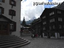 [P38] Zermatt - De pe scara bisericii se poate vedea Matterhorn din ce in ce mai acoperit de nori.  » foto by iulianic
 - 
<span class="allrVoted glyphicon glyphicon-heart hidden" id="av372554"></span>
<a class="m-l-10 hidden" id="sv372554" onclick="voting_Foto_DelVot(,372554,1236)" role="button">șterge vot <span class="glyphicon glyphicon-remove"></span></a>
<a id="v9372554" class=" c-red"  onclick="voting_Foto_SetVot(372554)" role="button"><span class="glyphicon glyphicon-heart-empty"></span> <b>LIKE</b> = Votează poza</a> <img class="hidden"  id="f372554W9" src="/imagini/loader.gif" border="0" /><span class="AjErrMes hidden" id="e372554ErM"></span>