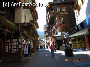 [P09] Strada principală din Zermatt » foto by Mitica49
 - 
<span class="allrVoted glyphicon glyphicon-heart hidden" id="av1023669"></span>
<a class="m-l-10 hidden" id="sv1023669" onclick="voting_Foto_DelVot(,1023669,1236)" role="button">șterge vot <span class="glyphicon glyphicon-remove"></span></a>
<a id="v91023669" class=" c-red"  onclick="voting_Foto_SetVot(1023669)" role="button"><span class="glyphicon glyphicon-heart-empty"></span> <b>LIKE</b> = Votează poza</a> <img class="hidden"  id="f1023669W9" src="/imagini/loader.gif" border="0" /><span class="AjErrMes hidden" id="e1023669ErM"></span>