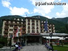 [P15] Grandhotel Zermatterhof din statiunea Zermatt » foto by ileanaxperta*
 - 
<span class="allrVoted glyphicon glyphicon-heart hidden" id="av299832"></span>
<a class="m-l-10 hidden" id="sv299832" onclick="voting_Foto_DelVot(,299832,1236)" role="button">șterge vot <span class="glyphicon glyphicon-remove"></span></a>
<a id="v9299832" class=" c-red"  onclick="voting_Foto_SetVot(299832)" role="button"><span class="glyphicon glyphicon-heart-empty"></span> <b>LIKE</b> = Votează poza</a> <img class="hidden"  id="f299832W9" src="/imagini/loader.gif" border="0" /><span class="AjErrMes hidden" id="e299832ErM"></span>