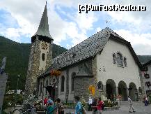 [P20] Biserica din statiunea Zermatt » foto by ileanaxperta*
 - 
<span class="allrVoted glyphicon glyphicon-heart hidden" id="av299838"></span>
<a class="m-l-10 hidden" id="sv299838" onclick="voting_Foto_DelVot(,299838,1236)" role="button">șterge vot <span class="glyphicon glyphicon-remove"></span></a>
<a id="v9299838" class=" c-red"  onclick="voting_Foto_SetVot(299838)" role="button"><span class="glyphicon glyphicon-heart-empty"></span> <b>LIKE</b> = Votează poza</a> <img class="hidden"  id="f299838W9" src="/imagini/loader.gif" border="0" /><span class="AjErrMes hidden" id="e299838ErM"></span>