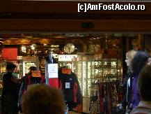 [P31] Scurta incursiune prin magazinele din Zermatt, la o ora precum se vede... » foto by ileanaxperta*
 - 
<span class="allrVoted glyphicon glyphicon-heart hidden" id="av299849"></span>
<a class="m-l-10 hidden" id="sv299849" onclick="voting_Foto_DelVot(,299849,1236)" role="button">șterge vot <span class="glyphicon glyphicon-remove"></span></a>
<a id="v9299849" class=" c-red"  onclick="voting_Foto_SetVot(299849)" role="button"><span class="glyphicon glyphicon-heart-empty"></span> <b>LIKE</b> = Votează poza</a> <img class="hidden"  id="f299849W9" src="/imagini/loader.gif" border="0" /><span class="AjErrMes hidden" id="e299849ErM"></span>