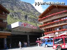 [P09] intrarea in gara Zermatt » foto by Alina Morar
 - 
<span class="allrVoted glyphicon glyphicon-heart hidden" id="av124506"></span>
<a class="m-l-10 hidden" id="sv124506" onclick="voting_Foto_DelVot(,124506,1236)" role="button">șterge vot <span class="glyphicon glyphicon-remove"></span></a>
<a id="v9124506" class=" c-red"  onclick="voting_Foto_SetVot(124506)" role="button"><span class="glyphicon glyphicon-heart-empty"></span> <b>LIKE</b> = Votează poza</a> <img class="hidden"  id="f124506W9" src="/imagini/loader.gif" border="0" /><span class="AjErrMes hidden" id="e124506ErM"></span>