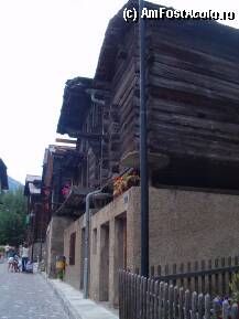 [P17] Nou si vechi , parterul modern , etajul traditional ,casele din Zermatt locuite inca si-acum » foto by TORA INGRID
 - 
<span class="allrVoted glyphicon glyphicon-heart hidden" id="av74411"></span>
<a class="m-l-10 hidden" id="sv74411" onclick="voting_Foto_DelVot(,74411,1236)" role="button">șterge vot <span class="glyphicon glyphicon-remove"></span></a>
<a id="v974411" class=" c-red"  onclick="voting_Foto_SetVot(74411)" role="button"><span class="glyphicon glyphicon-heart-empty"></span> <b>LIKE</b> = Votează poza</a> <img class="hidden"  id="f74411W9" src="/imagini/loader.gif" border="0" /><span class="AjErrMes hidden" id="e74411ErM"></span>