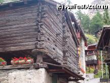 [P02] Case pe piloni , izolate cu placi rotunde de ardezie  , butuci scobiti plini cu flori = Zermatt » foto by TORA INGRID
 - 
<span class="allrVoted glyphicon glyphicon-heart hidden" id="av74394"></span>
<a class="m-l-10 hidden" id="sv74394" onclick="voting_Foto_DelVot(,74394,1236)" role="button">șterge vot <span class="glyphicon glyphicon-remove"></span></a>
<a id="v974394" class=" c-red"  onclick="voting_Foto_SetVot(74394)" role="button"><span class="glyphicon glyphicon-heart-empty"></span> <b>LIKE</b> = Votează poza</a> <img class="hidden"  id="f74394W9" src="/imagini/loader.gif" border="0" /><span class="AjErrMes hidden" id="e74394ErM"></span>