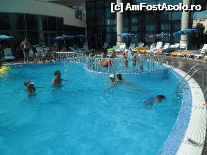 [P07] La piscina!  » foto by Stoica Ramona
 - 
<span class="allrVoted glyphicon glyphicon-heart hidden" id="av487764"></span>
<a class="m-l-10 hidden" id="sv487764" onclick="voting_Foto_DelVot(,487764,1259)" role="button">șterge vot <span class="glyphicon glyphicon-remove"></span></a>
<a id="v9487764" class=" c-red"  onclick="voting_Foto_SetVot(487764)" role="button"><span class="glyphicon glyphicon-heart-empty"></span> <b>LIKE</b> = Votează poza</a> <img class="hidden"  id="f487764W9" src="/imagini/loader.gif" border="0" /><span class="AjErrMes hidden" id="e487764ErM"></span>