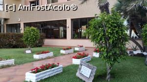 [P15] Vive la Vida - Sol Tenerife - grădina hotelului. Copăceii fuseseră plantaţi de către turişti şi aveau plăcuţe pe care era trecut numele turistului şi anul plantării » foto by nicole33
 - 
<span class="allrVoted glyphicon glyphicon-heart hidden" id="av933737"></span>
<a class="m-l-10 hidden" id="sv933737" onclick="voting_Foto_DelVot(,933737,1261)" role="button">șterge vot <span class="glyphicon glyphicon-remove"></span></a>
<a id="v9933737" class=" c-red"  onclick="voting_Foto_SetVot(933737)" role="button"><span class="glyphicon glyphicon-heart-empty"></span> <b>LIKE</b> = Votează poza</a> <img class="hidden"  id="f933737W9" src="/imagini/loader.gif" border="0" /><span class="AjErrMes hidden" id="e933737ErM"></span>