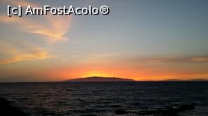 [P17] Vive la Vida - Sol Tenerife - apus de soare peste La Gomera » foto by nicole33
 - 
<span class="allrVoted glyphicon glyphicon-heart hidden" id="av933739"></span>
<a class="m-l-10 hidden" id="sv933739" onclick="voting_Foto_DelVot(,933739,1261)" role="button">șterge vot <span class="glyphicon glyphicon-remove"></span></a>
<a id="v9933739" class=" c-red"  onclick="voting_Foto_SetVot(933739)" role="button"><span class="glyphicon glyphicon-heart-empty"></span> <b>LIKE</b> = Votează poza</a> <img class="hidden"  id="f933739W9" src="/imagini/loader.gif" border="0" /><span class="AjErrMes hidden" id="e933739ErM"></span>