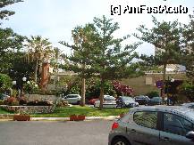 [P32] Parcarea din fata hotelului Sol Tenerife » foto by pink_gabi*
 - 
<span class="allrVoted glyphicon glyphicon-heart hidden" id="av74804"></span>
<a class="m-l-10 hidden" id="sv74804" onclick="voting_Foto_DelVot(,74804,1261)" role="button">șterge vot <span class="glyphicon glyphicon-remove"></span></a>
<a id="v974804" class=" c-red"  onclick="voting_Foto_SetVot(74804)" role="button"><span class="glyphicon glyphicon-heart-empty"></span> <b>LIKE</b> = Votează poza</a> <img class="hidden"  id="f74804W9" src="/imagini/loader.gif" border="0" /><span class="AjErrMes hidden" id="e74804ErM"></span>