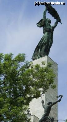 [P07] Statuia Libertatii din Buda » foto by Traveller
 - 
<span class="allrVoted glyphicon glyphicon-heart hidden" id="av55078"></span>
<a class="m-l-10 hidden" id="sv55078" onclick="voting_Foto_DelVot(,55078,1275)" role="button">șterge vot <span class="glyphicon glyphicon-remove"></span></a>
<a id="v955078" class=" c-red"  onclick="voting_Foto_SetVot(55078)" role="button"><span class="glyphicon glyphicon-heart-empty"></span> <b>LIKE</b> = Votează poza</a> <img class="hidden"  id="f55078W9" src="/imagini/loader.gif" border="0" /><span class="AjErrMes hidden" id="e55078ErM"></span>