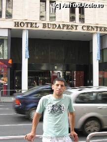 [P01] In fata hotelului Central din Budapesta » foto by boriss007
 - 
<span class="allrVoted glyphicon glyphicon-heart hidden" id="av127263"></span>
<a class="m-l-10 hidden" id="sv127263" onclick="voting_Foto_DelVot(,127263,1275)" role="button">șterge vot <span class="glyphicon glyphicon-remove"></span></a>
<a id="v9127263" class=" c-red"  onclick="voting_Foto_SetVot(127263)" role="button"><span class="glyphicon glyphicon-heart-empty"></span> <b>LIKE</b> = Votează poza</a> <img class="hidden"  id="f127263W9" src="/imagini/loader.gif" border="0" /><span class="AjErrMes hidden" id="e127263ErM"></span>