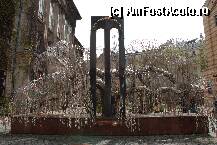 [P16] in cinstea eroilor ,sinagoga,budapesta » foto by mariana
 - 
<span class="allrVoted glyphicon glyphicon-heart hidden" id="av105604"></span>
<a class="m-l-10 hidden" id="sv105604" onclick="voting_Foto_DelVot(,105604,1275)" role="button">șterge vot <span class="glyphicon glyphicon-remove"></span></a>
<a id="v9105604" class=" c-red"  onclick="voting_Foto_SetVot(105604)" role="button"><span class="glyphicon glyphicon-heart-empty"></span> <b>LIKE</b> = Votează poza</a> <img class="hidden"  id="f105604W9" src="/imagini/loader.gif" border="0" /><span class="AjErrMes hidden" id="e105604ErM"></span>