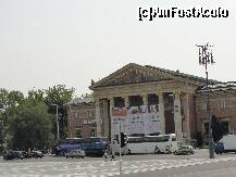 [P09] Galeriile de Arta, locul de plecare (statie) al autobuzelor Hop-on Hop-off, precum si al autocarelor cu turisti » foto by dananecula*
 - 
<span class="allrVoted glyphicon glyphicon-heart hidden" id="av130064"></span>
<a class="m-l-10 hidden" id="sv130064" onclick="voting_Foto_DelVot(,130064,1275)" role="button">șterge vot <span class="glyphicon glyphicon-remove"></span></a>
<a id="v9130064" class=" c-red"  onclick="voting_Foto_SetVot(130064)" role="button"><span class="glyphicon glyphicon-heart-empty"></span> <b>LIKE</b> = Votează poza</a> <img class="hidden"  id="f130064W9" src="/imagini/loader.gif" border="0" /><span class="AjErrMes hidden" id="e130064ErM"></span>