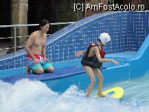 [P01] Un asiatic asista la lectia de surf al copilului » foto by dananecula*
 - 
<span class="allrVoted glyphicon glyphicon-heart hidden" id="av122399"></span>
<a class="m-l-10 hidden" id="sv122399" onclick="voting_Foto_DelVot(,122399,1275)" role="button">șterge vot <span class="glyphicon glyphicon-remove"></span></a>
<a id="v9122399" class=" c-red"  onclick="voting_Foto_SetVot(122399)" role="button"><span class="glyphicon glyphicon-heart-empty"></span> <b>LIKE</b> = Votează poza</a> <img class="hidden"  id="f122399W9" src="/imagini/loader.gif" border="0" /><span class="AjErrMes hidden" id="e122399ErM"></span>