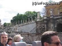 [P01] Suntem in autobuzul turistic si urcam spre Palat ; deja se vad cateva ziduri exterioare... » foto by mirelutza
 - 
<span class="allrVoted glyphicon glyphicon-heart hidden" id="av146145"></span>
<a class="m-l-10 hidden" id="sv146145" onclick="voting_Foto_DelVot(,146145,1275)" role="button">șterge vot <span class="glyphicon glyphicon-remove"></span></a>
<a id="v9146145" class=" c-red"  onclick="voting_Foto_SetVot(146145)" role="button"><span class="glyphicon glyphicon-heart-empty"></span> <b>LIKE</b> = Votează poza</a> <img class="hidden"  id="f146145W9" src="/imagini/loader.gif" border="0" /><span class="AjErrMes hidden" id="e146145ErM"></span>