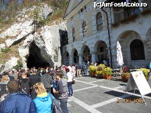 [P03] Slovenia - Pestera Postojna, randul la intrare.  » foto by Diaura*
 - 
<span class="allrVoted glyphicon glyphicon-heart hidden" id="av394951"></span>
<a class="m-l-10 hidden" id="sv394951" onclick="voting_Foto_DelVot(,394951,1382)" role="button">șterge vot <span class="glyphicon glyphicon-remove"></span></a>
<a id="v9394951" class=" c-red"  onclick="voting_Foto_SetVot(394951)" role="button"><span class="glyphicon glyphicon-heart-empty"></span> <b>LIKE</b> = Votează poza</a> <img class="hidden"  id="f394951W9" src="/imagini/loader.gif" border="0" /><span class="AjErrMes hidden" id="e394951ErM"></span>
