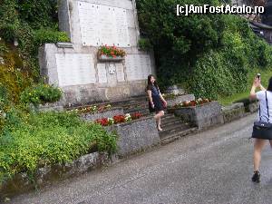 [P42] Monument comemorativ, folosit ca fundal pentru chinezoaice.  » foto by liviu49
 - 
<span class="allrVoted glyphicon glyphicon-heart hidden" id="av621032"></span>
<a class="m-l-10 hidden" id="sv621032" onclick="voting_Foto_DelVot(,621032,1383)" role="button">șterge vot <span class="glyphicon glyphicon-remove"></span></a>
<a id="v9621032" class=" c-red"  onclick="voting_Foto_SetVot(621032)" role="button"><span class="glyphicon glyphicon-heart-empty"></span> <b>LIKE</b> = Votează poza</a> <img class="hidden"  id="f621032W9" src="/imagini/loader.gif" border="0" /><span class="AjErrMes hidden" id="e621032ErM"></span>