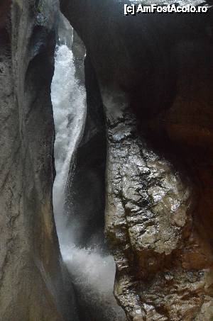 [P07] Trümmelbach » foto by alexionescu
 - 
<span class="allrVoted glyphicon glyphicon-heart hidden" id="av476044"></span>
<a class="m-l-10 hidden" id="sv476044" onclick="voting_Foto_DelVot(,476044,1394)" role="button">șterge vot <span class="glyphicon glyphicon-remove"></span></a>
<a id="v9476044" class=" c-red"  onclick="voting_Foto_SetVot(476044)" role="button"><span class="glyphicon glyphicon-heart-empty"></span> <b>LIKE</b> = Votează poza</a> <img class="hidden"  id="f476044W9" src="/imagini/loader.gif" border="0" /><span class="AjErrMes hidden" id="e476044ErM"></span>