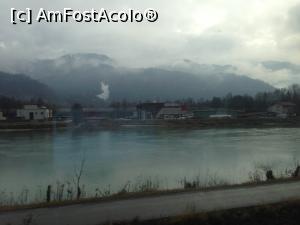 [P13] Si acesta este raul Inn iar eu mai am putin si cobor din tren.  » foto by mishu
 - 
<span class="allrVoted glyphicon glyphicon-heart hidden" id="av926368"></span>
<a class="m-l-10 hidden" id="sv926368" onclick="voting_Foto_DelVot(,926368,1417)" role="button">șterge vot <span class="glyphicon glyphicon-remove"></span></a>
<a id="v9926368" class=" c-red"  onclick="voting_Foto_SetVot(926368)" role="button"><span class="glyphicon glyphicon-heart-empty"></span> <b>LIKE</b> = Votează poza</a> <img class="hidden"  id="f926368W9" src="/imagini/loader.gif" border="0" /><span class="AjErrMes hidden" id="e926368ErM"></span>