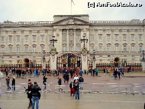 [P32] Buckingham Palace » foto by Rusalka
 - 
<span class="allrVoted glyphicon glyphicon-heart hidden" id="av546878"></span>
<a class="m-l-10 hidden" id="sv546878" onclick="voting_Foto_DelVot(,546878,1570)" role="button">șterge vot <span class="glyphicon glyphicon-remove"></span></a>
<a id="v9546878" class=" c-red"  onclick="voting_Foto_SetVot(546878)" role="button"><span class="glyphicon glyphicon-heart-empty"></span> <b>LIKE</b> = Votează poza</a> <img class="hidden"  id="f546878W9" src="/imagini/loader.gif" border="0" /><span class="AjErrMes hidden" id="e546878ErM"></span>