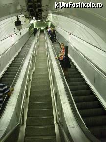 [P40] Scarile rulante de la metrou londonez.Sunt mult mai mari decit ale noastre » foto by artistul_18
 - 
<span class="allrVoted glyphicon glyphicon-heart hidden" id="av154134"></span>
<a class="m-l-10 hidden" id="sv154134" onclick="voting_Foto_DelVot(,154134,1570)" role="button">șterge vot <span class="glyphicon glyphicon-remove"></span></a>
<a id="v9154134" class=" c-red"  onclick="voting_Foto_SetVot(154134)" role="button"><span class="glyphicon glyphicon-heart-empty"></span> <b>LIKE</b> = Votează poza</a> <img class="hidden"  id="f154134W9" src="/imagini/loader.gif" border="0" /><span class="AjErrMes hidden" id="e154134ErM"></span>