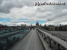 [P21] The Millenium Bridge inspre St. Paul's.  » foto by TraianS
 - 
<span class="allrVoted glyphicon glyphicon-heart hidden" id="av487333"></span>
<a class="m-l-10 hidden" id="sv487333" onclick="voting_Foto_DelVot(,487333,1570)" role="button">șterge vot <span class="glyphicon glyphicon-remove"></span></a>
<a id="v9487333" class=" c-red"  onclick="voting_Foto_SetVot(487333)" role="button"><span class="glyphicon glyphicon-heart-empty"></span> <b>LIKE</b> = Votează poza</a> <img class="hidden"  id="f487333W9" src="/imagini/loader.gif" border="0" /><span class="AjErrMes hidden" id="e487333ErM"></span>