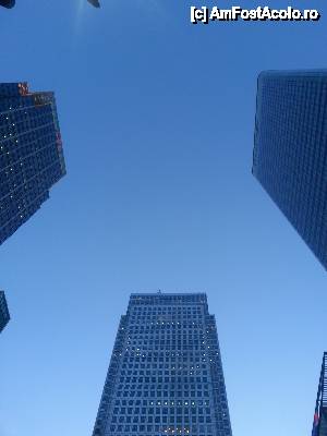 [P37] Canary Warf, cele trei turnuri de 50 de etaje... centrul financiar al Londrei si poate al Europei » foto by dan sorin
 - 
<span class="allrVoted glyphicon glyphicon-heart hidden" id="av420870"></span>
<a class="m-l-10 hidden" id="sv420870" onclick="voting_Foto_DelVot(,420870,1570)" role="button">șterge vot <span class="glyphicon glyphicon-remove"></span></a>
<a id="v9420870" class=" c-red"  onclick="voting_Foto_SetVot(420870)" role="button"><span class="glyphicon glyphicon-heart-empty"></span> <b>LIKE</b> = Votează poza</a> <img class="hidden"  id="f420870W9" src="/imagini/loader.gif" border="0" /><span class="AjErrMes hidden" id="e420870ErM"></span>