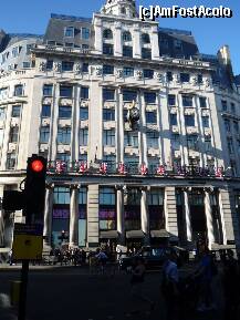 [P04] Londra - House of Fraser » foto by Dragoș_MD
 - 
<span class="allrVoted glyphicon glyphicon-heart hidden" id="av205328"></span>
<a class="m-l-10 hidden" id="sv205328" onclick="voting_Foto_DelVot(,205328,1570)" role="button">șterge vot <span class="glyphicon glyphicon-remove"></span></a>
<a id="v9205328" class=" c-red"  onclick="voting_Foto_SetVot(205328)" role="button"><span class="glyphicon glyphicon-heart-empty"></span> <b>LIKE</b> = Votează poza</a> <img class="hidden"  id="f205328W9" src="/imagini/loader.gif" border="0" /><span class="AjErrMes hidden" id="e205328ErM"></span>