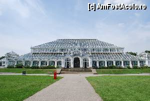 [P31] Sera in Kew Gardens » foto by elena_iasi
 - 
<span class="allrVoted glyphicon glyphicon-heart hidden" id="av359961"></span>
<a class="m-l-10 hidden" id="sv359961" onclick="voting_Foto_DelVot(,359961,1570)" role="button">șterge vot <span class="glyphicon glyphicon-remove"></span></a>
<a id="v9359961" class=" c-red"  onclick="voting_Foto_SetVot(359961)" role="button"><span class="glyphicon glyphicon-heart-empty"></span> <b>LIKE</b> = Votează poza</a> <img class="hidden"  id="f359961W9" src="/imagini/loader.gif" border="0" /><span class="AjErrMes hidden" id="e359961ErM"></span>