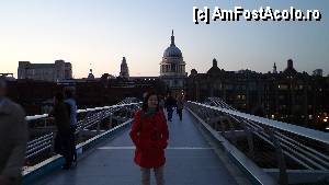 [P15] Milennium Bridge » foto by mihaela_b
 - 
<span class="allrVoted glyphicon glyphicon-heart hidden" id="av441631"></span>
<a class="m-l-10 hidden" id="sv441631" onclick="voting_Foto_DelVot(,441631,1570)" role="button">șterge vot <span class="glyphicon glyphicon-remove"></span></a>
<a id="v9441631" class=" c-red"  onclick="voting_Foto_SetVot(441631)" role="button"><span class="glyphicon glyphicon-heart-empty"></span> <b>LIKE</b> = Votează poza</a> <img class="hidden"  id="f441631W9" src="/imagini/loader.gif" border="0" /><span class="AjErrMes hidden" id="e441631ErM"></span>