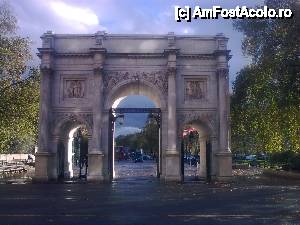 [P18] Marble Arch (arcul de marmura) de langa Hyde Parc Londra » foto by traian.leuca †
 - 
<span class="allrVoted glyphicon glyphicon-heart hidden" id="av397908"></span>
<a class="m-l-10 hidden" id="sv397908" onclick="voting_Foto_DelVot(,397908,1570)" role="button">șterge vot <span class="glyphicon glyphicon-remove"></span></a>
<a id="v9397908" class=" c-red"  onclick="voting_Foto_SetVot(397908)" role="button"><span class="glyphicon glyphicon-heart-empty"></span> <b>LIKE</b> = Votează poza</a> <img class="hidden"  id="f397908W9" src="/imagini/loader.gif" border="0" /><span class="AjErrMes hidden" id="e397908ErM"></span>