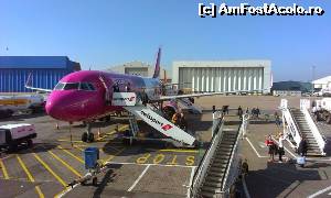 [P01] Avionul pe aeroportul Luton.  » foto by dorupetre
 - 
<span class="allrVoted glyphicon glyphicon-heart hidden" id="av608060"></span>
<a class="m-l-10 hidden" id="sv608060" onclick="voting_Foto_DelVot(,608060,1570)" role="button">șterge vot <span class="glyphicon glyphicon-remove"></span></a>
<a id="v9608060" class=" c-red"  onclick="voting_Foto_SetVot(608060)" role="button"><span class="glyphicon glyphicon-heart-empty"></span> <b>LIKE</b> = Votează poza</a> <img class="hidden"  id="f608060W9" src="/imagini/loader.gif" border="0" /><span class="AjErrMes hidden" id="e608060ErM"></span>